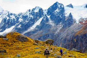 世界上最长的山脉，安第斯山脉(全长8900km/横跨小半个地球)