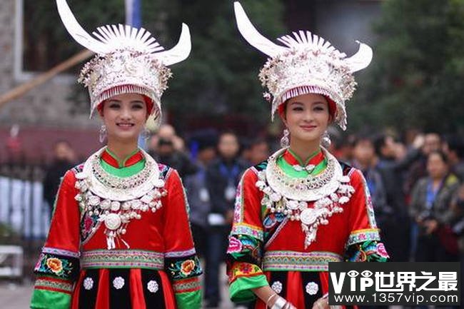 民族服饰