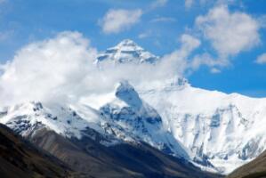 世界三大高峰，无数高山征服者在此丧命(海拔全都超过8500米)