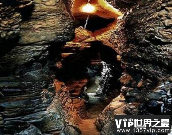 古老的女妖洞传说