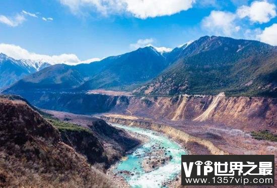 世界上最深的峡谷，位于西藏深达六千多米