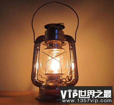 为什么煤油灯需要借助灯芯才能燃烧