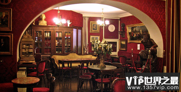 Florian咖啡厅,世界上最美丽的咖啡店,也是威尼斯双年展览的所在地