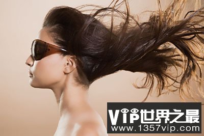 人一天要掉多少根头发 为什么会掉头发