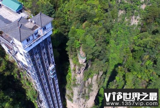 世界上最高的观光电梯是335米高
