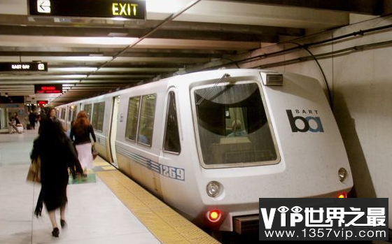 世界上最快的地铁是旧金山地铁,每小时128公里