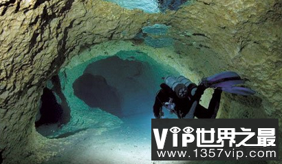 世界上最深的水下洞穴是1325英尺深和404米深