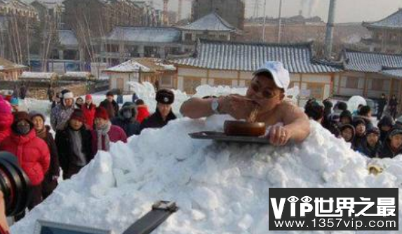 金松浩,世界上最不怕冷的人,在冰上呆了120分钟