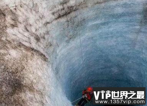 地心内有另外的文明，曾遭守护者警告