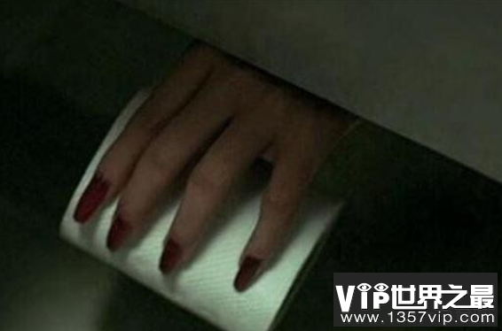 西安交大灵异事件，半夜厕所遇到花衣服女鬼没有脚