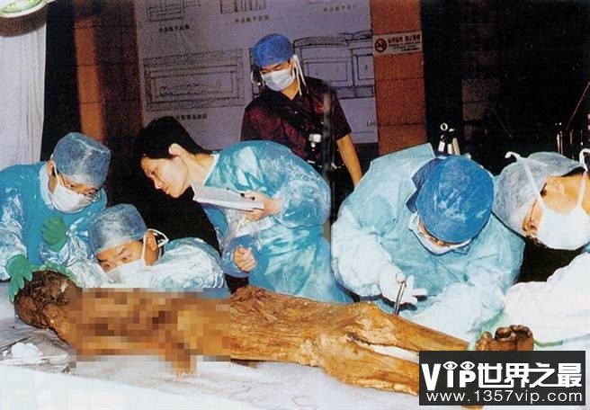 西汉女尸千年不腐美貌惊为天人，发现一枚凌氏惠平的私印
