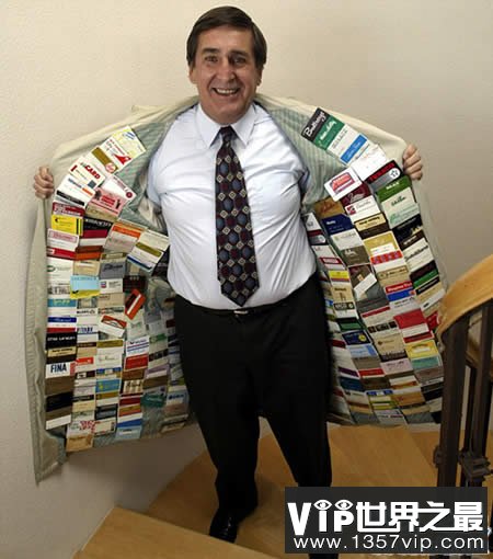 世界上拥有信用卡最多的人，1497张(额度1000万)(www.5300tv.com)