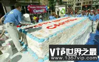 世界上最大的冰淇淋蛋糕(www.5300tv.com)