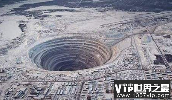 世界上最深的井，井深12262米，井底有黄金钻石却无人敢挖