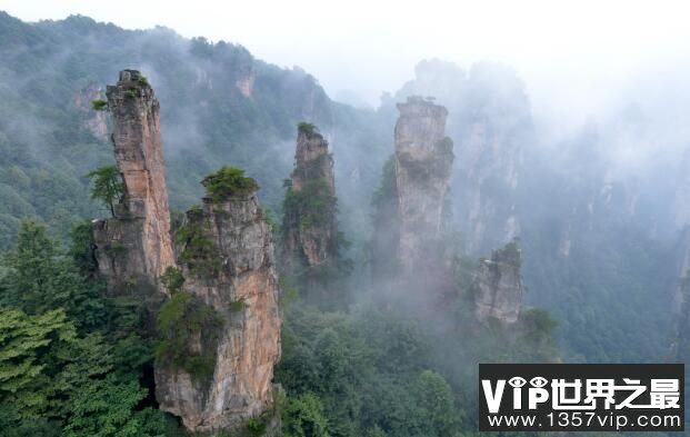 张家界天子山，奇石危峰秀丽无边(1)