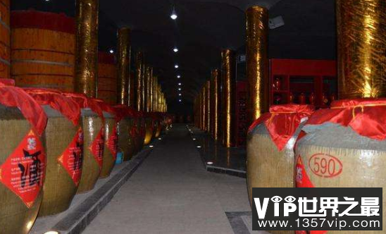 白酒与洋酒的差距巨大，制酒方法与原料不同(图1)