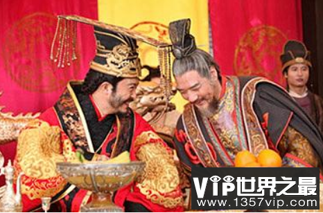 宇文化及杀杨广坐皇帝位，无德无能，半年后身首异处（图6）