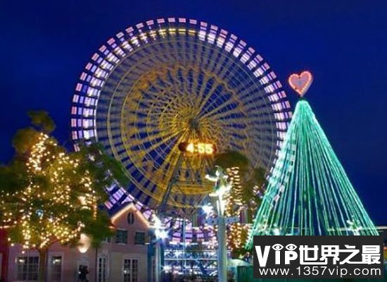 广州塔摩天轮,12级台风下依旧“安然无恙”