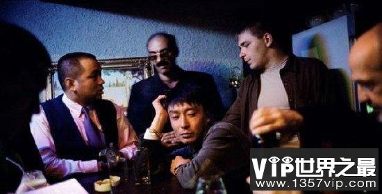 俄罗斯美女的“姿势”让中国小伙吃不消