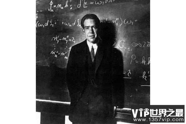 世界十大科学家 牛顿位列第一，电学之父排第十