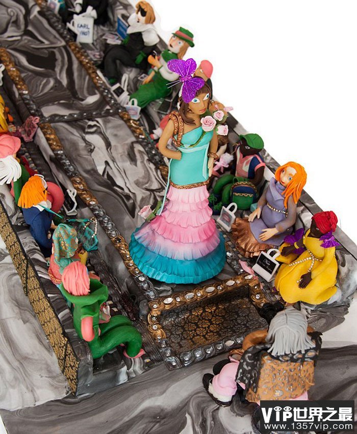 世界上最贵的蛋糕 4000多颗宝石做装饰