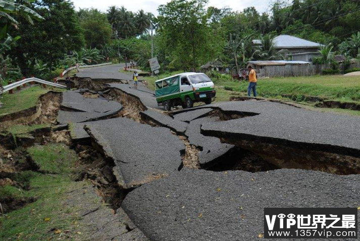 全球十大地震国排行榜 尼泊尔位列榜首，中国排最后