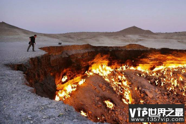 世界十大坑洞 第一名外号地狱之门，你听说过吗