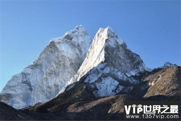 世界十大最高的山峰 榜首珠穆朗玛峰高8844.43米,你知道哪几座