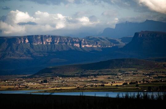 世界上海拔最高的国家：非洲莱索托 被称天上的王国