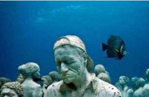 世界上最大的水下坟场：特鲁克泻湖（二战日军坟墓）