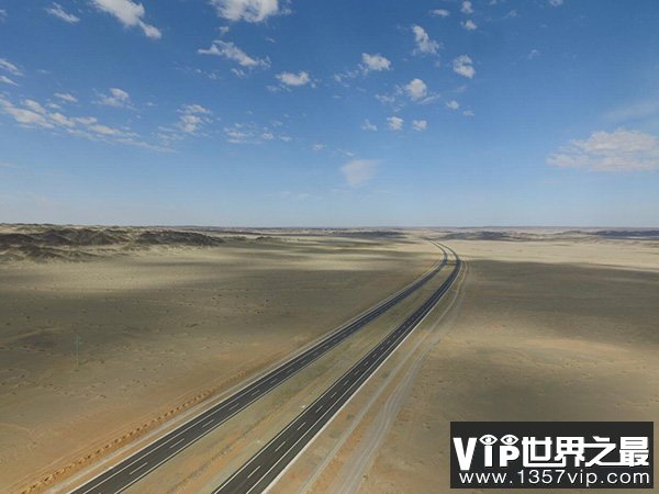 京新高速穿越沙漠图片