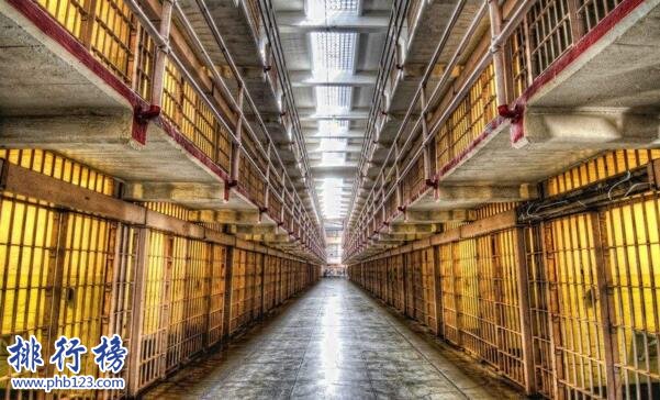 美国最严密的监狱:旧金山恶魔岛监狱,四面都是海和鲨鱼