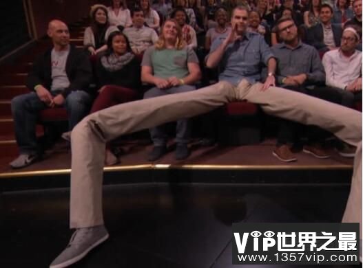 世界上腿最长的人：丹尼尔，腿长2米无法正常行走
