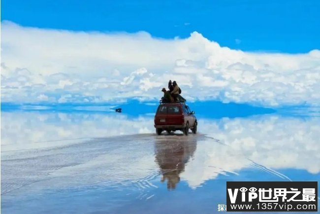 世界上最大的盐滩 玻利维亚的乌尤尼盐沼(天然盐田)