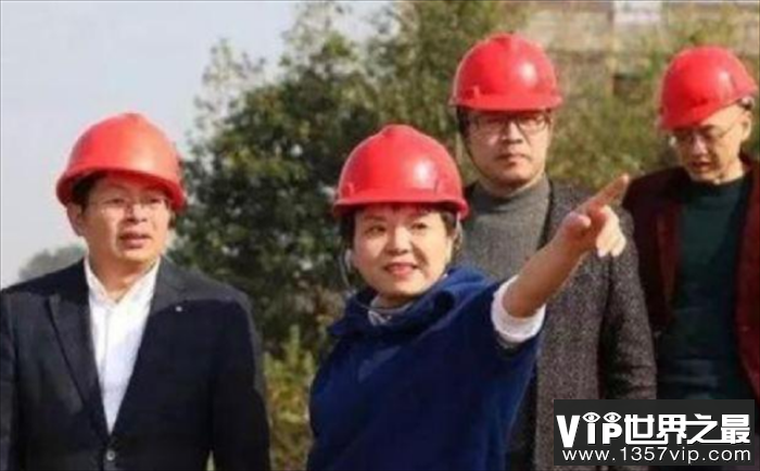 中国富婆捐款百亿 居然全部给了美国（崇洋媚外）