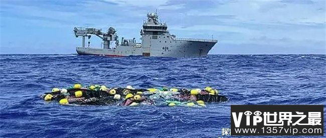 太平洋海面上漂着3.2吨毒品