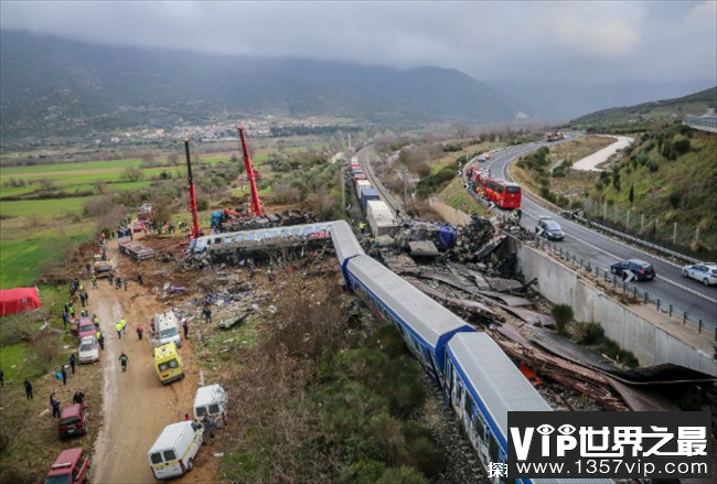 为何两列火车在同轨道相撞 行车调度系统故障(手动操作)