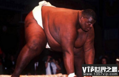世界上体型最大的运动员 伊曼努尔·亚伯勒(体重830斤)
