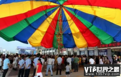 世界上最大的伞 来自中国江西九江(直径23米)