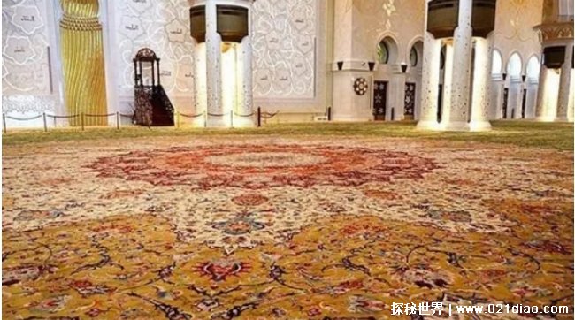 世界上最大的地毯在哪 来自于伊朗(5625平方米)
