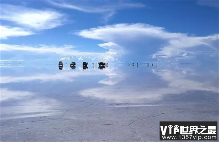 世界上最大的盐滩 玻利维亚乌尤尼盐沼(9065平方公里)