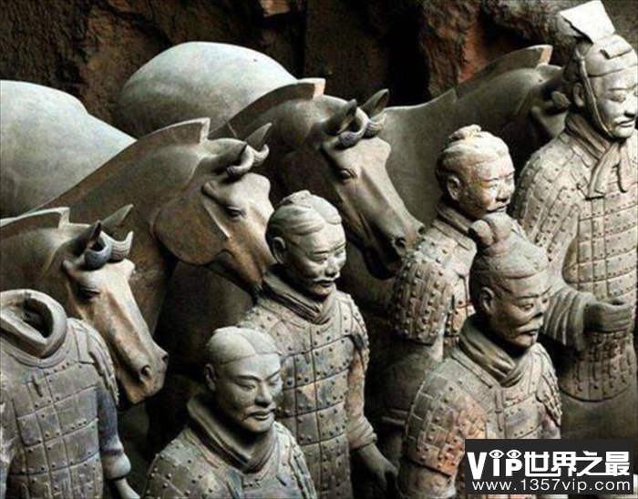 秦始皇兵马俑上竟留下了外星人痕迹（灰陶色物质）