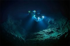 【探索持续】在海洋最深处到底发现了什么 有神秘物种吗（神秘海底）