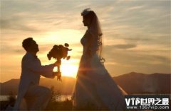 史上最短求婚 这么快的你真没见过(不到10秒钟)