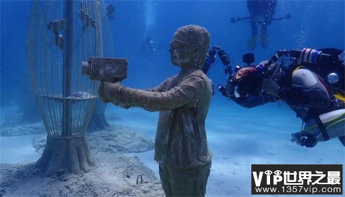 世界最“奇葩”博物馆，参观者必须会潜水，不然看不到展品