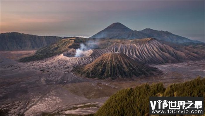 世界上体积最大的火山 夏威夷冒纳罗亚火山（最大火山）