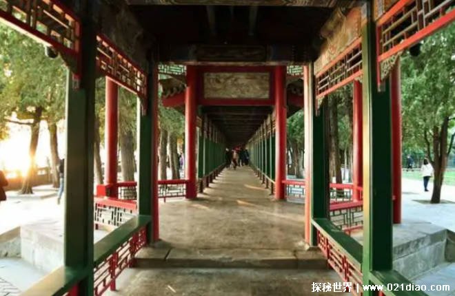 世界上最长的走廊 颐和园长廊有14000多个手绘画(历史悠久)