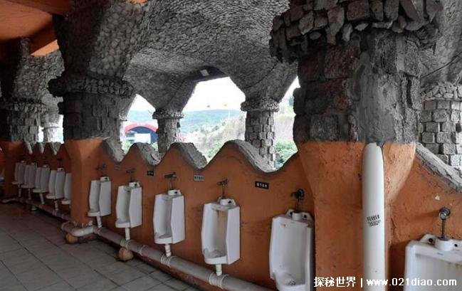 世界上最大的厕所 位于重庆占地3000平方米(外观独特)