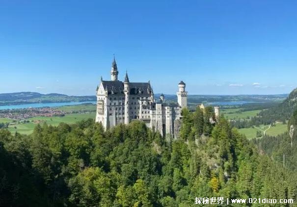 世界上最迷人的城堡 新天鹅堡建筑结构独特(景色美丽)