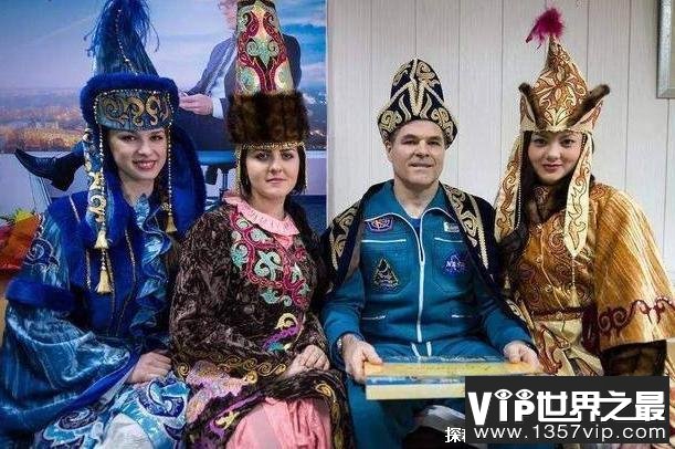 世界上最大的内陆国 哈萨克斯坦位于中亚地区(人口较少)